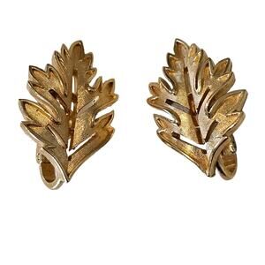 Crown Trifari Gold Tone Leaf Clip On Earrings